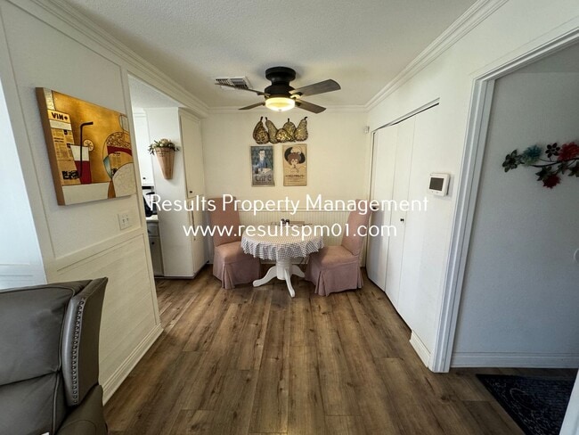 1675 Vernon St in Roseville, CA - Foto de edificio - Building Photo