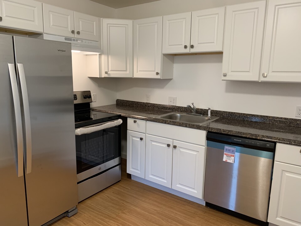 85 Old Town Rd, Unit 50 in Vernon, CT - Building Photo