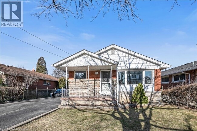property at 254 W 31st St