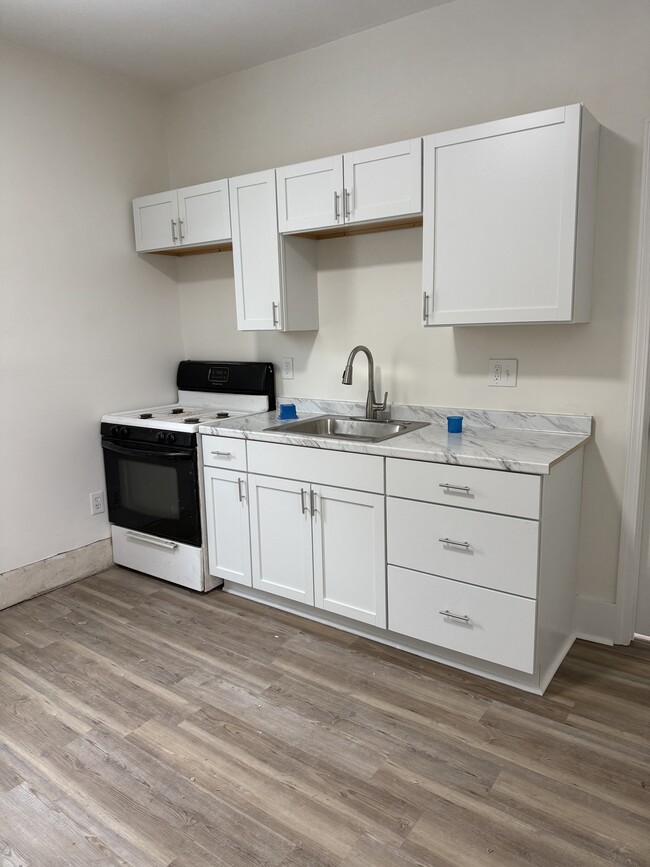 809 Lamont St in Mckees Rocks, PA - Building Photo - Building Photo