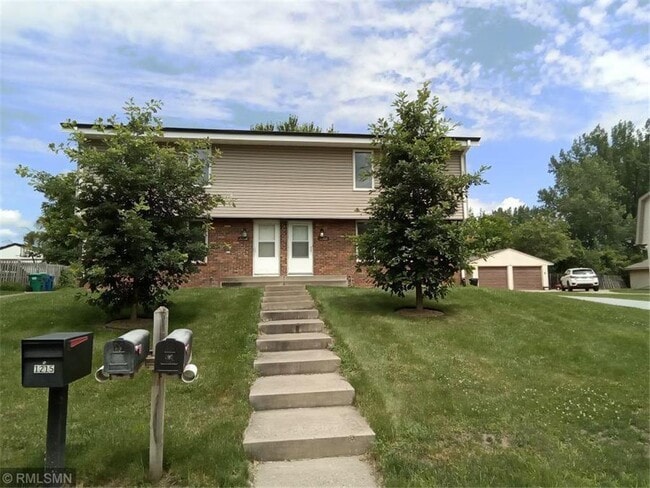 1202 Poppyseed Dr in New Brighton, MN - Building Photo - Building Photo