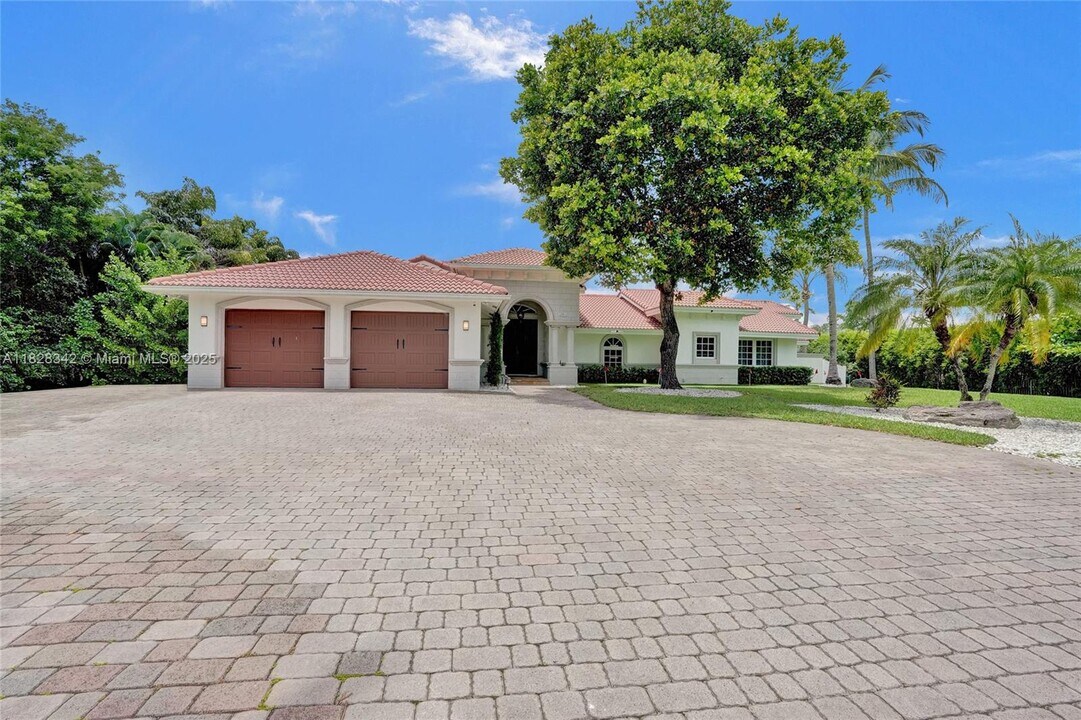 5963 NW 75th Way in Parkland, FL - Building Photo