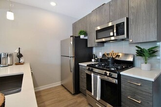 The Phoenix at Troy Crossing Apartments in Troy, MI - Building Photo - Building Photo