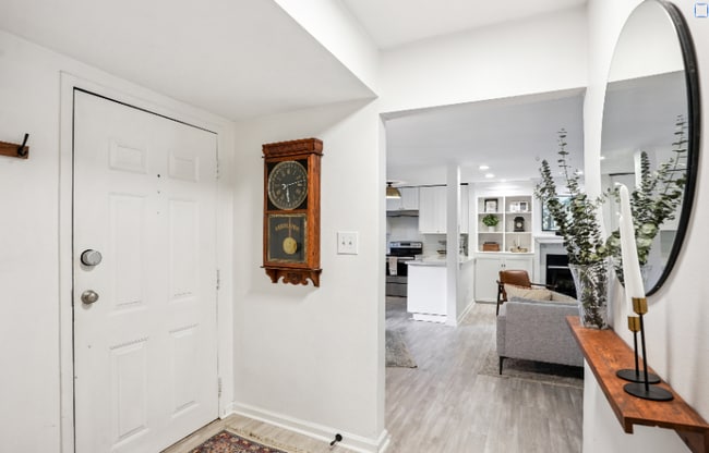 311 Peachtree Hills Ave NE in Atlanta, GA - Building Photo - Building Photo