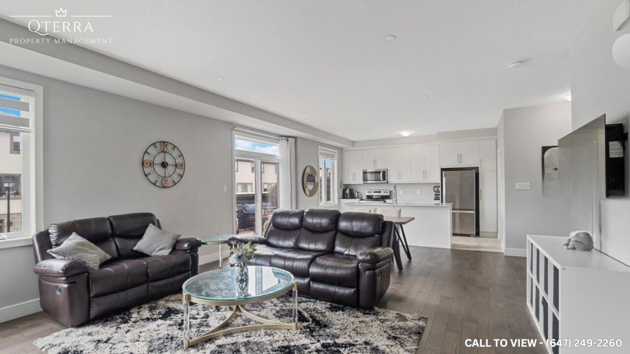2070 Meadowgate Blvd in London, ON - Building Photo