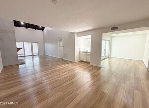 6533 N Maryland Cir in Phoenix, AZ - Building Photo - Building Photo