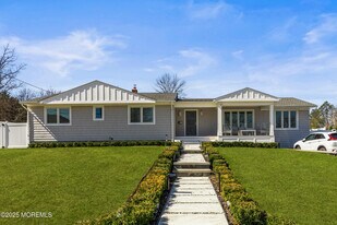 866 Red Oaks Dr in Long Branch, NJ - Building Photo