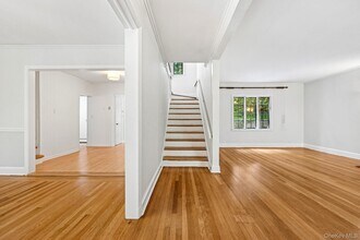 10 River Rd in Scarsdale, NY - Building Photo - Building Photo