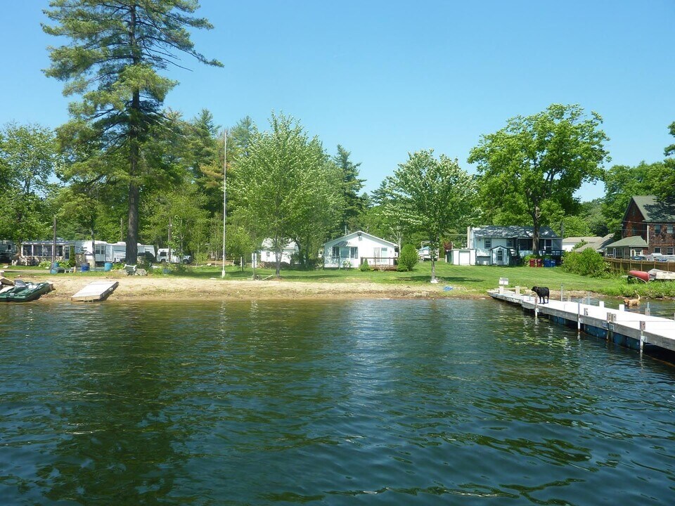 35 Davis St in Tyngsboro, MA - Building Photo