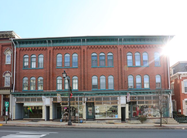 12-18 S Reading Ave in Boyertown, PA - Foto de edificio - Building Photo