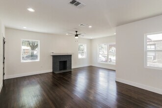 1131 Brunner Ave in Dallas, TX - Building Photo - Building Photo