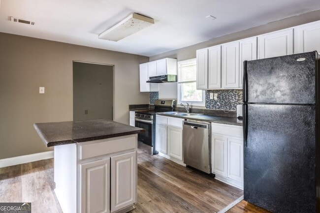 2833 Cardo Dr NW in Atlanta, GA - Building Photo - Building Photo