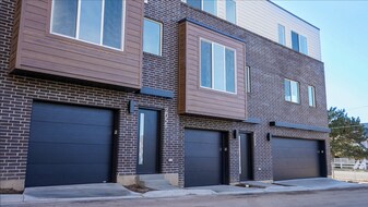 2061 S Main St in Bountiful, UT - Building Photo