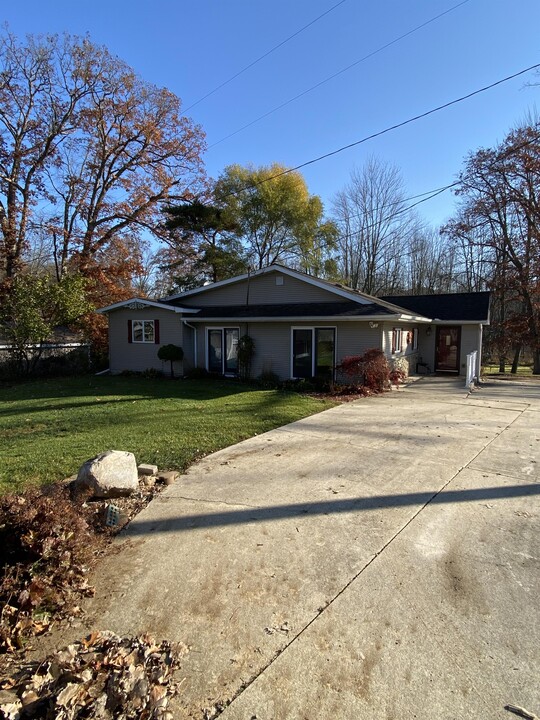 1628 Mull Rd in Tipton, MI - Building Photo