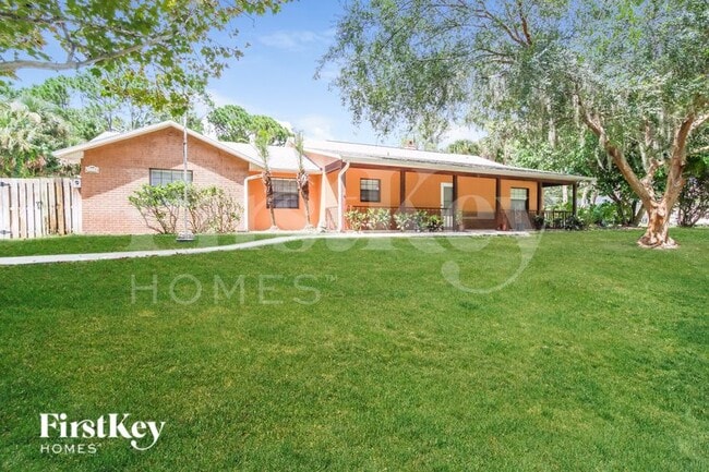 1245 Gerry Rd SW in Palm Bay, FL - Foto de edificio - Building Photo