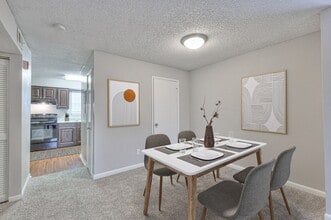 Landmark at Lyncrest Reserve in Nashville, TN - Foto de edificio - Building Photo