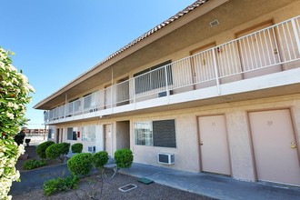 Sugartree Apartments in Las Vegas, NV - Building Photo - Building Photo