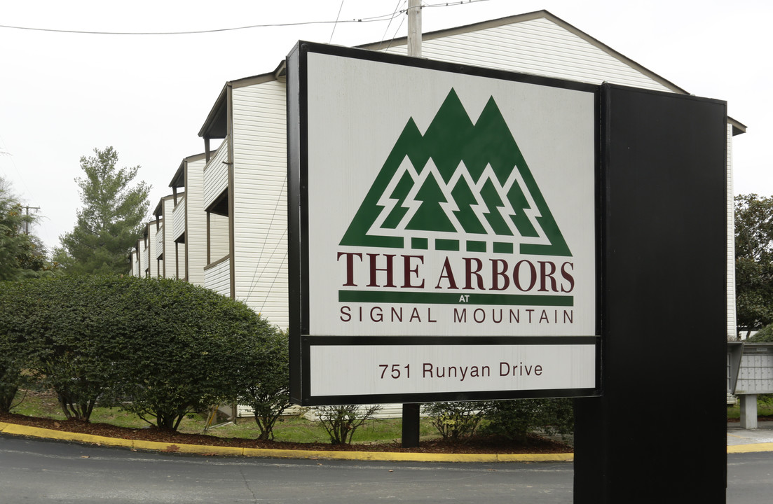 Arbors at Signal Mountain in Chattanooga, TN - Building Photo