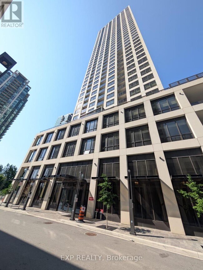 36-1236 Elm Dr W in Mississauga, ON - Building Photo - Building Photo