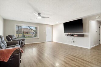 1306 N Silent Grove Rd in Springdale, AR - Building Photo - Building Photo