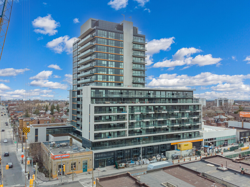 Empire Midtown in Toronto, ON - Building Photo