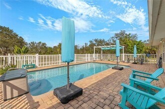 6840 Cadet Ave, Unit 2132 in Ft. Myers, FL - Foto de edificio - Building Photo