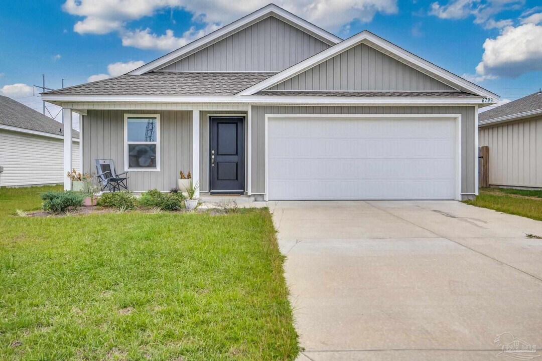 6793 Paso Fino Dr in Bellview, FL - Building Photo