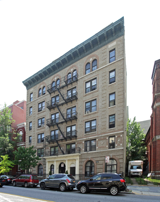 494-500 Washington Ave in Brooklyn, NY - Building Photo - Building Photo