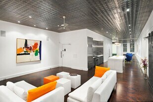 7722 NE 3rd Ct in Miami, FL - Building Photo