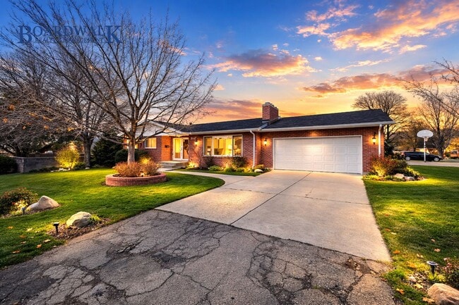 property at 2127 E Evergreen Ave