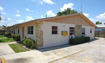 417 N E St in Lake Worth, FL - Building Photo