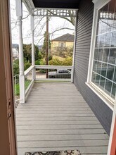 205 State Ave, Unit B in Bremerton, WA - Building Photo - Building Photo