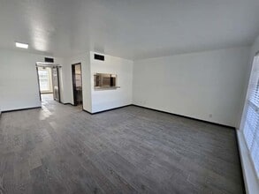 8401 N New Braunfels Ave in San Antonio, TX - Building Photo - Building Photo