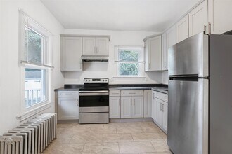 281 Violet Ave in Poughkeepsie, NY - Building Photo - Building Photo