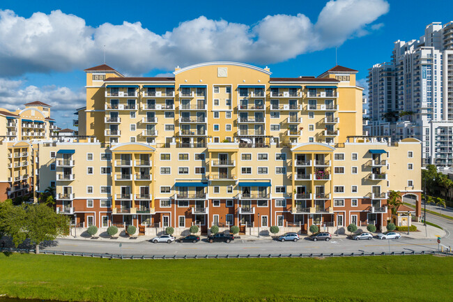 Colonnade at Dadeland in Miami, FL - Building Photo - Building Photo