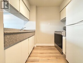 80-680 St Patrick St in Toronto, ON - Building Photo - Building Photo
