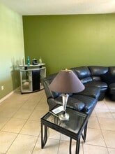 1319 Clove Dr in Poinciana, FL - Building Photo - Building Photo