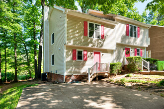 5540 Kaplan Dr, Unit B in Raleigh, NC - Building Photo - Building Photo