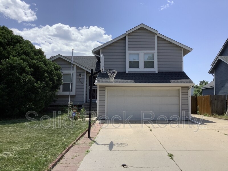4325 Allesandro Dr in Colorado Springs, CO - Foto de edificio