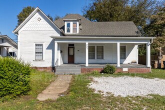 221 Hawthorne Ave in Knoxville, TN - Building Photo - Building Photo