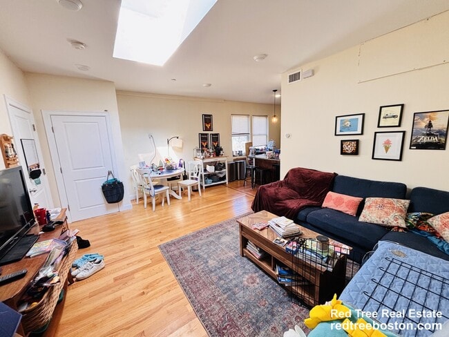 549 Washington St in Boston, MA - Foto de edificio - Building Photo