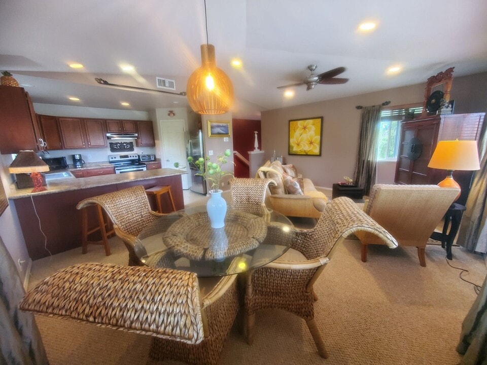 218 Kauhaa St in Kihei, HI - Building Photo