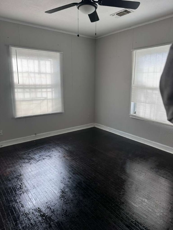 5134 Hillburn Dr in San Antonio, TX - Foto de edificio - Building Photo