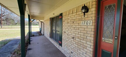 1701 VZ County Rd 1803 in Grand Saline, TX - Building Photo - Building Photo