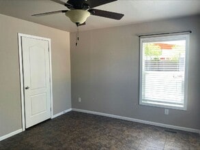 19225 N Cave Creek Rd in Phoenix, AZ - Building Photo - Building Photo