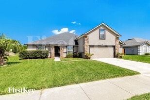 2612 Royal Pointe Dr in Green Cove Springs, FL - Building Photo