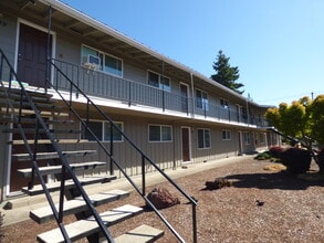 The Court at Hawthorne in Salem, OR - Building Photo - Building Photo