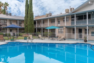 Edgemere Apartments in El Paso, TX - Foto de edificio - Building Photo