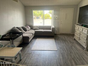 6901 W Monterey Way in Phoenix, AZ - Building Photo - Building Photo