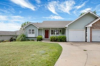 929 Connecticut Ave in Manhattan, KS - Building Photo - Building Photo